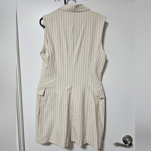 20 - Bershka Striped Neutral Blazer Dress - Picture 4 of 13